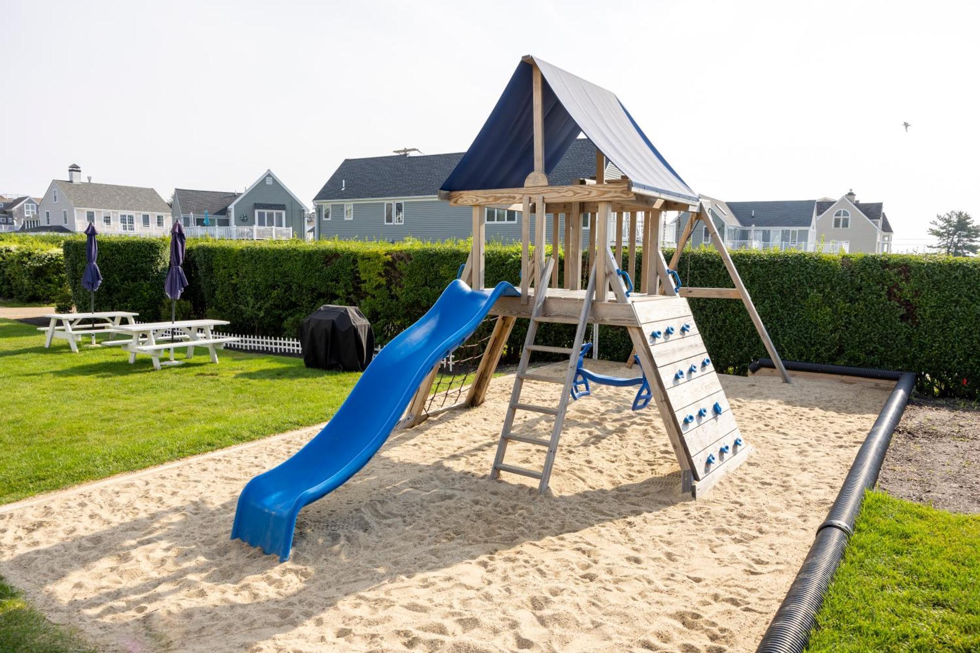 Beachside Village Resort ファルマス エクステリア 写真