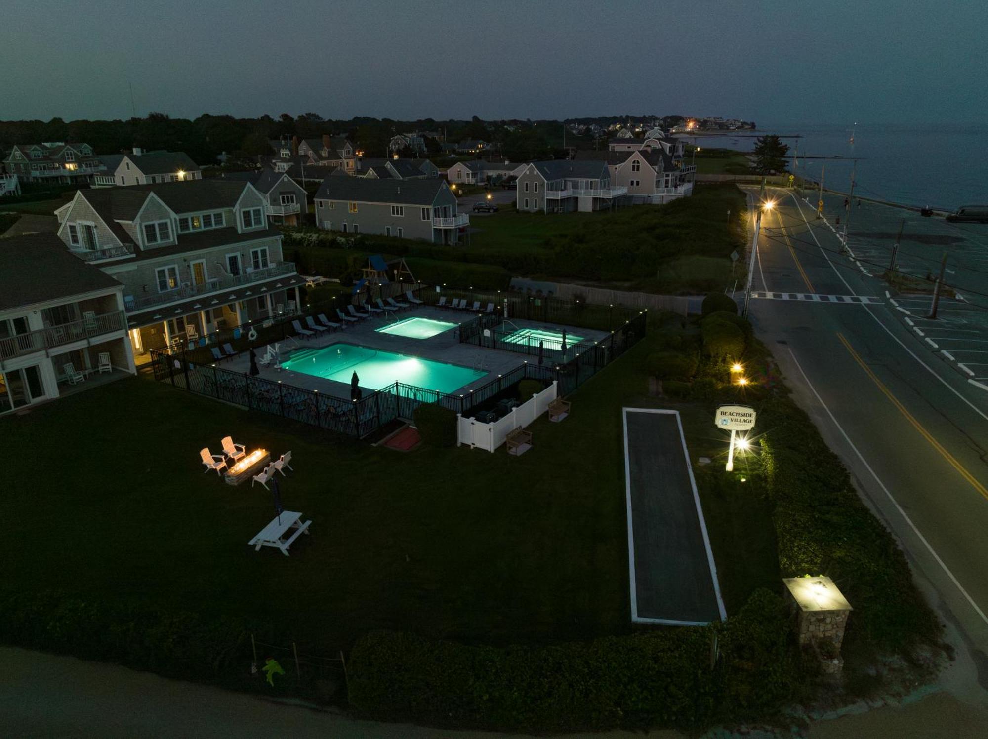Beachside Village Resort ファルマス エクステリア 写真