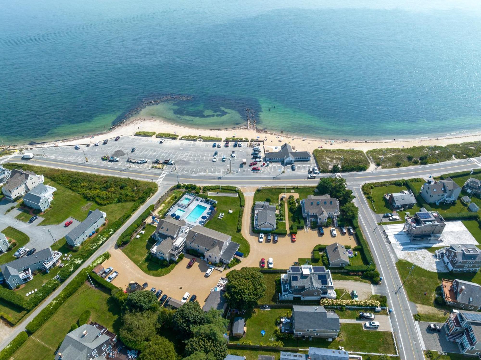 Beachside Village Resort ファルマス エクステリア 写真