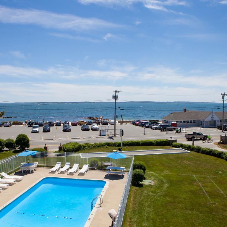 Beachside Village Resort ファルマス エクステリア 写真